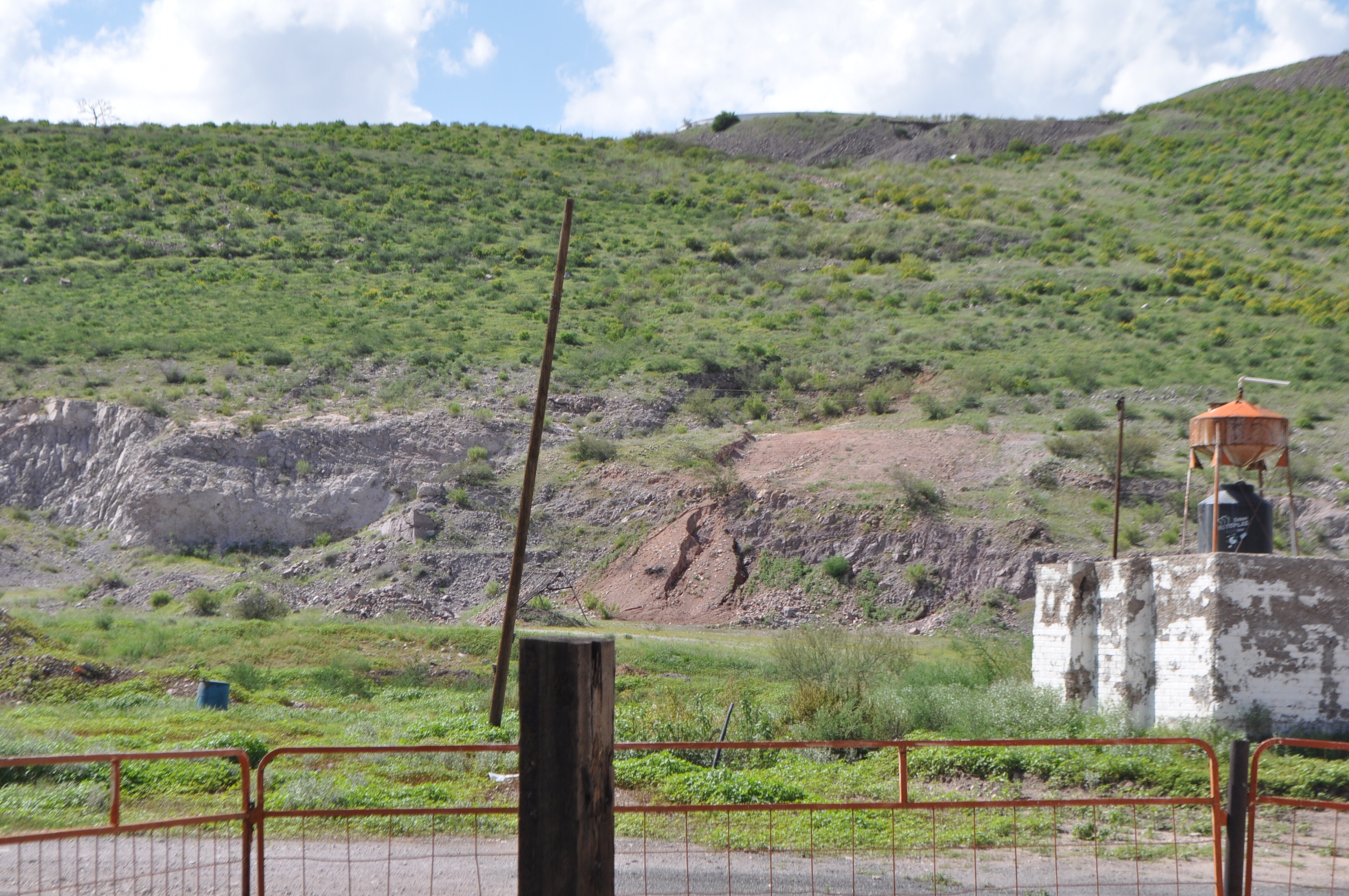 Recortan cerro